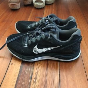 Nike Women’s Black Lunarglide Size 8
